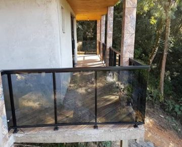 Guarda Corpo em Vidro Temperado e Laminado2