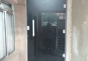 Porta de Abrir com Dobradiças